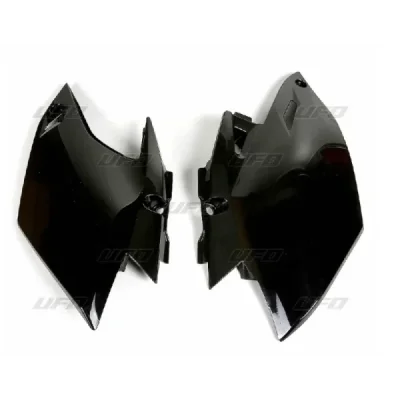 Komplet plastikowych osłon bocznych tylnych UFO Yamaha WRF 450 12-13 czarne (YA04830001) Komplet plastikowych osłon bocznych tylnych UFO Yamaha WRF 450 12-13 czarne (YA04830001)