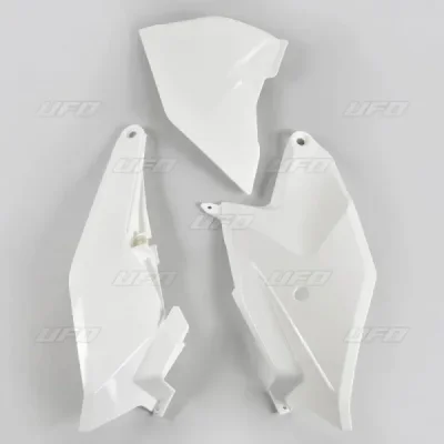 Komplet plastikowych osłon bocznych tylnych UFO KTM SX 85 18-22 z pokrywą filtra białe (KT04086047)