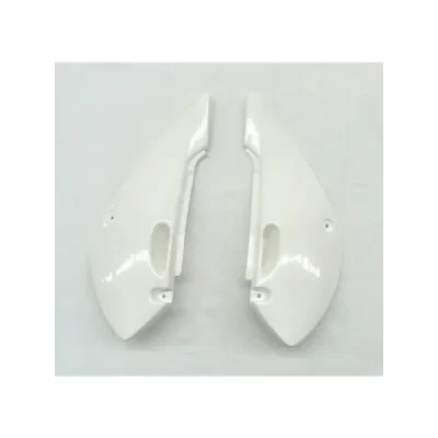 Komplet plastikowych osłon bocznych tylnych UFO Kawasaki KXF 250 09-12 białe (KA04706047)
