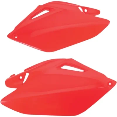 Komplet plastikowych osłon bocznych tylnych UFO Honda CRF 250R 06-09 czerwone (HO04606070)