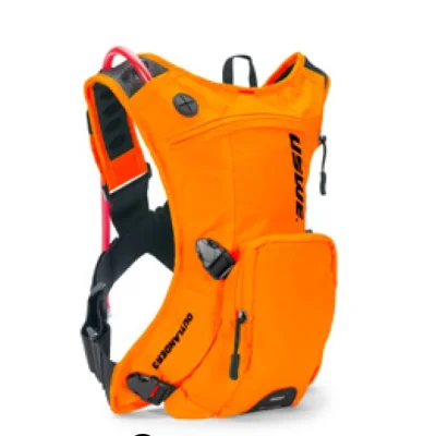 Plecak hydracyjny Outlander 3 Factory Orange pomarańczowy 1,5L płyn 3L+2L plecak - USWE Plecak hydracyjny Outlander 3 Factory Orange pomarańczowy 1,5L płyn 3L+2L plecak - USWE