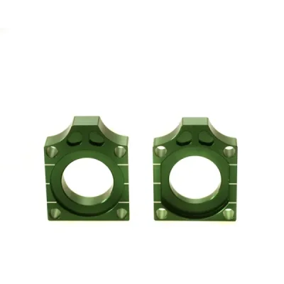 Napinacz tylnej osi ze śrubą kolor zielony Kawasaki KXF 250 '17-'18 2 szt. - Accel Napinacz tylnej osi ze śrubą kolor zielony Kawasaki KXF 250 '17-'18 2 szt. - Accel