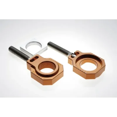 Napinacz tylnej osi ze śrubą średnica 25mm kolor pomarańczowy KTM SX/SXF 125-450 '13-19, Husqvarna TC 125/250, FC 250/350/450 '1