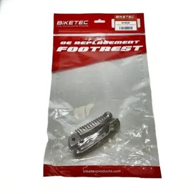 Podnóżki kierowcy komplet, srebrne Biketec BTFR030 Podnóżki kierowcy komplet, srebrne Biketec BTFR030